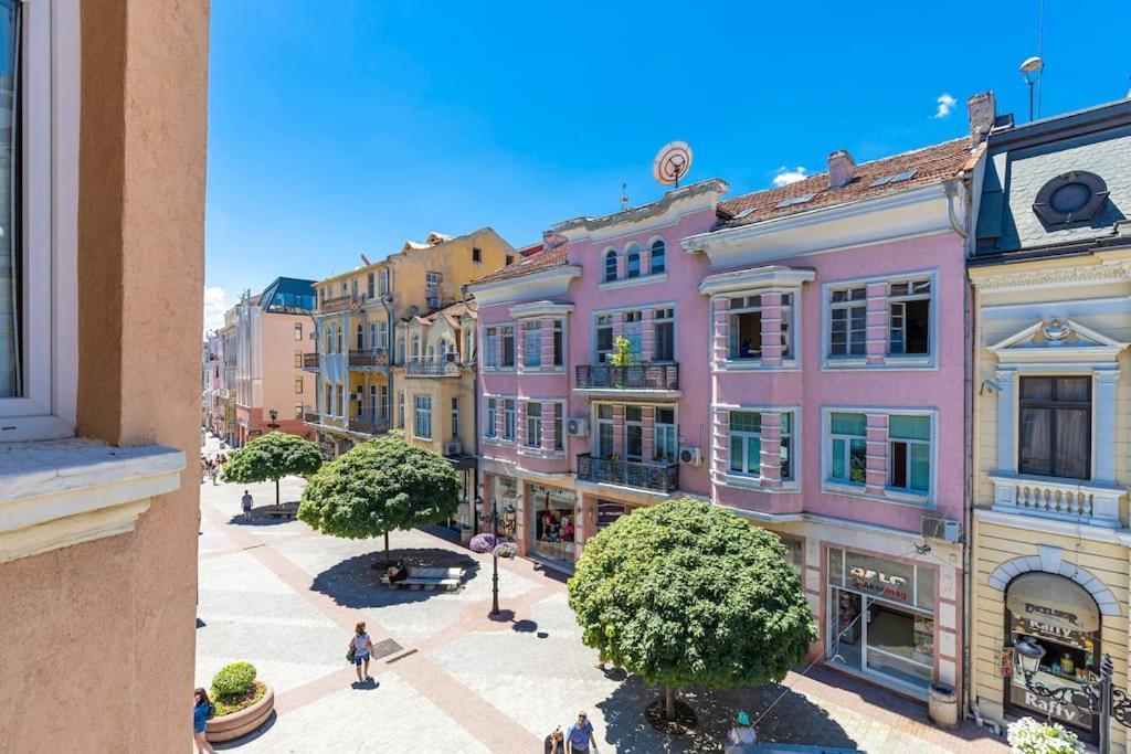 House Of History , Rooms In The Main Street Plovdiv Buitenkant foto